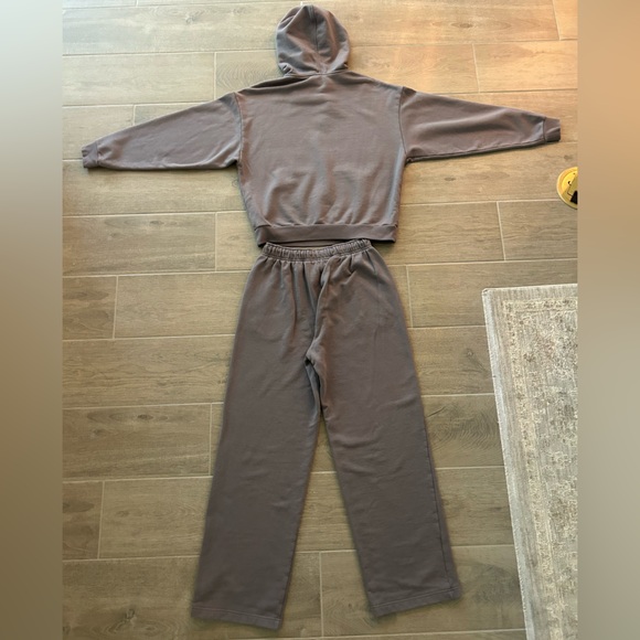 Alo Accolade sweat set - Picture 5 of 9